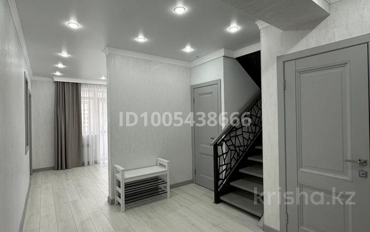 3-комнатная квартира · 107.9 м² · 5/6 этаж, мкр Жана Орда 15 за 490 000 ₸ в Уральске — фото 3