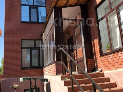 Жеке үй · 5 бөлме · 280 м² · 4 жүзд., Ескалиева 127/1 — Остановка Кирова, бағасы: 85 млн ₸ в Уральске
