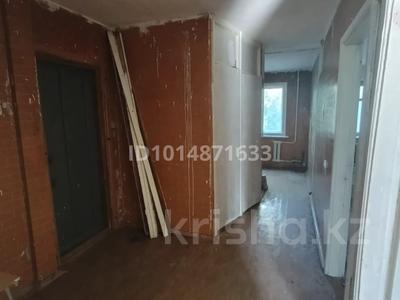 3-бөлмелі пәтер · 63 м² · 3/5 қабат, 7 микрорайон 63 — Момышулы, бағасы: 8 млн ₸ в Темиртау