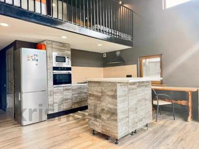 Отдельный дом · 2 комнаты · 70 м² · 2 сот., мкр Таусамалы, Кулболды 11 за 50 млн 〒 в Алматы, Наурызбайский р-н