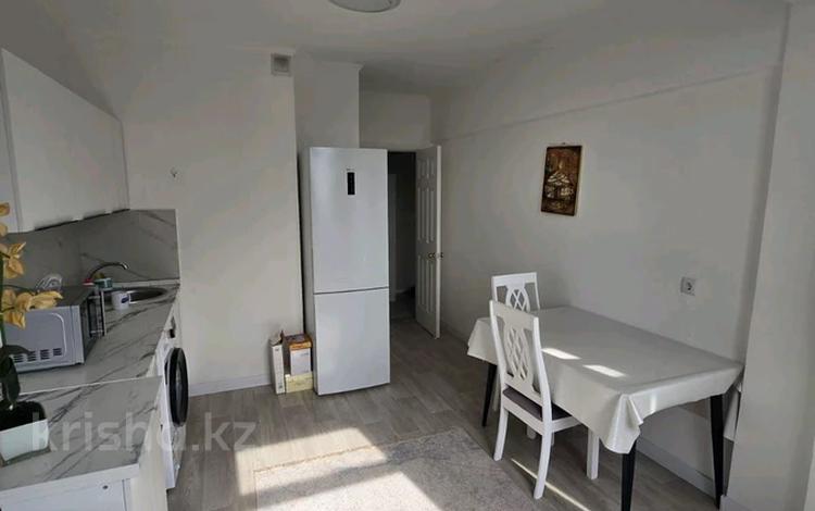 2-комнатная квартира · 68 м² · 5/9 этаж, мкр Мамыр-7 13 за 280 000 ₸ в Алматы, Ауэзовский р-н — фото 2