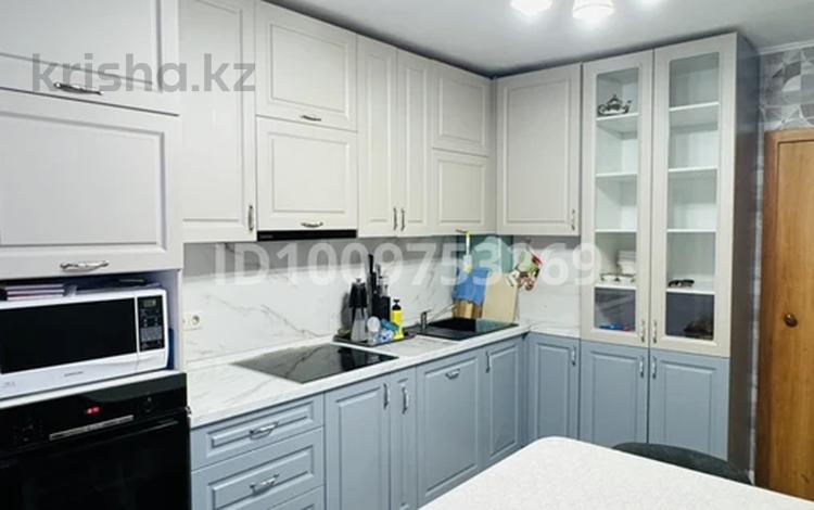 3-комнатная квартира · 85 м² · 4/9 этаж, Увалиева — Центр крови. за 260 000 ₸ в Усть-Каменогорске — фото 2