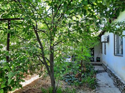 Часть дома · 3 комнаты · 54 м² · 1 сот., Школьная 2 за 15 млн ₸ в Шымкенте, Абайский р-н
