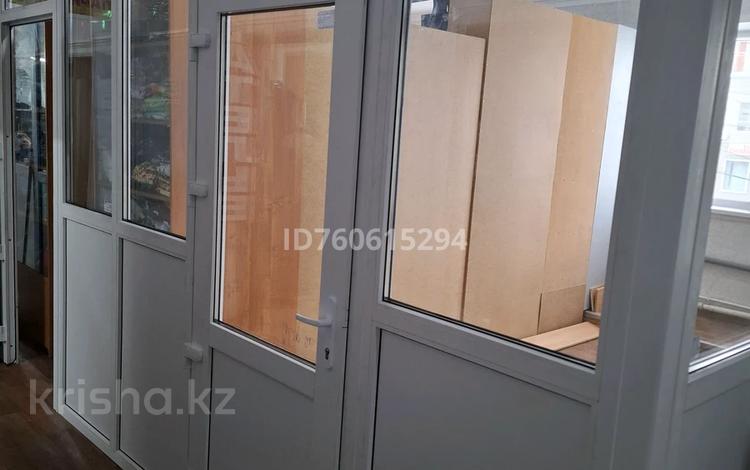 Офисы, магазины и бутики, салоны красоты, кабинеты и рабочие места · 10.5 м² за 85 000 〒 в Костанае — фото 2