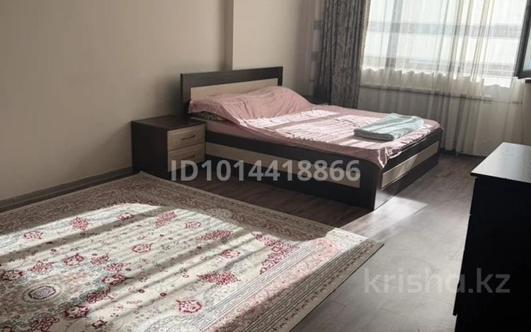 1-комнатная квартира · 56 м² · 7/16 этаж, Абая 150/230 за 300 000 ₸ в Алматы, Бостандыкский р-н — фото 2