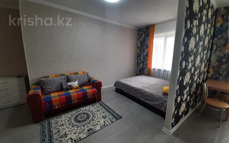 1-комнатная квартира, 35 м² посуточно, Назарбаева 21 за 8 000 〒 в Караганде, Казыбек би р-н — фото 11