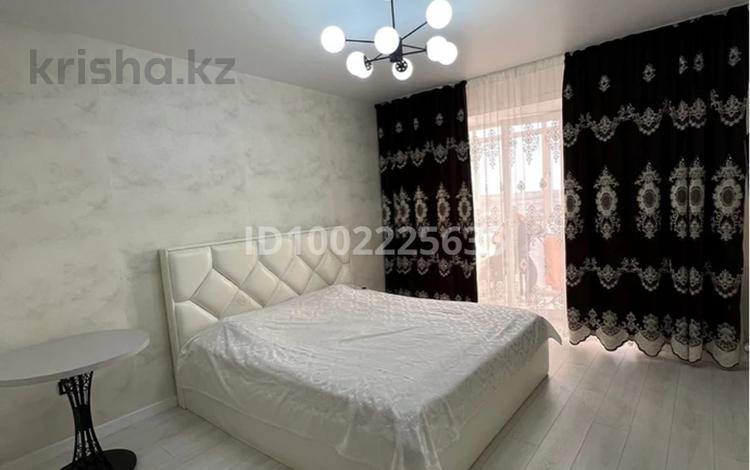1-комнатная квартира · 60 м² · 2/4 этаж, Абая 44 за 2 000 ₸ в  — фото 2