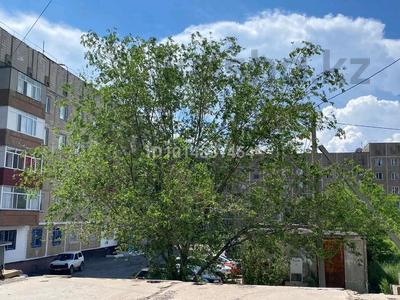 2-бөлмелі пәтер · 52 м² · 2/5 қабат, 9 микрорайон 33, бағасы: 15.5 млн ₸ в Темиртау