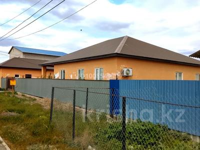 Отдельный дом · 3 комнаты · 150 м² · 10 сот., мкр Аксай, Достык за 33 млн ₸ в Атырау