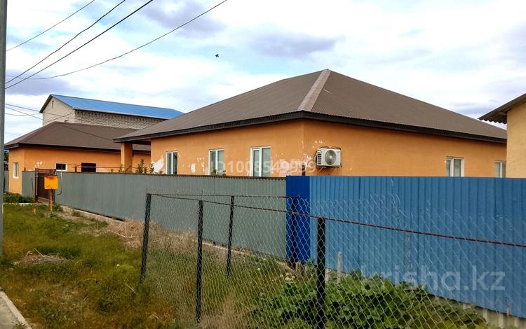 Отдельный дом · 3 комнаты · 150 м² · 10 сот., мкр Аксай, Достык за 33 млн ₸ в Атырау — фото 2