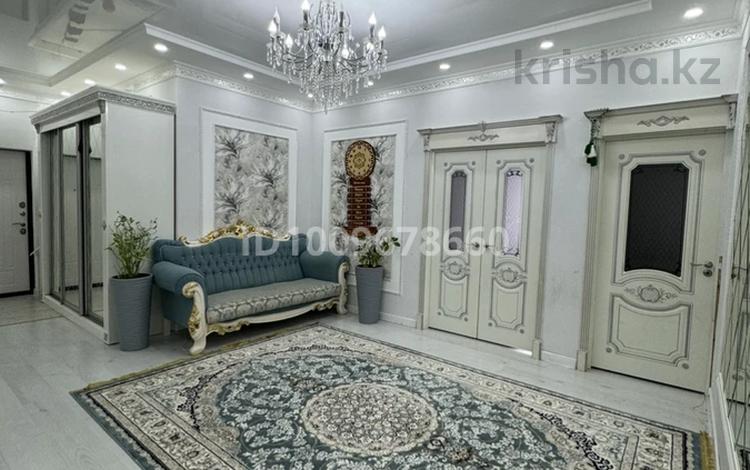 3-комнатная квартира · 120 м² · 3/10 этаж, 19-й мкр 15 за 550 000 〒 в Актау — фото 3