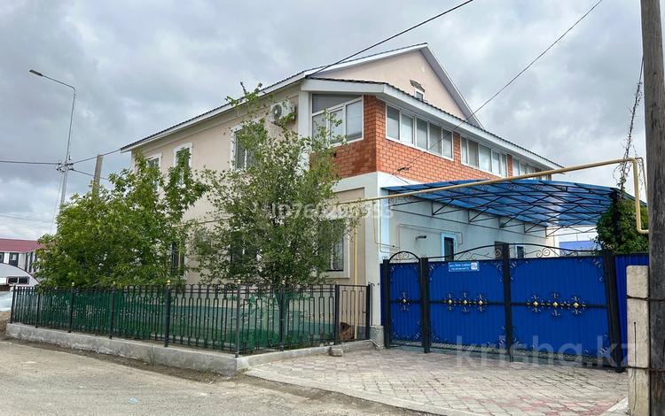 Отдельный дом · 5 комнат · 230 м² · 9 сот., Кенен Азербаева 53 за 700 000 〒 в Атырау, мкр Ак депо — фото 2