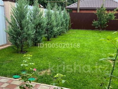 Отдельный дом · 4 комнаты · 168 м² · 918 сот., Каштановая 34 за 100 млн 〒 в Уральске