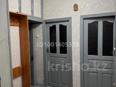Аренда квартир в Шымкенте: 2-комнатная квартира · 42 м² · 1/3 этаж · помесячно, 4-й микрорайон, 4-й микрорайон 13 за 150 000 〒 2-комнатная квартира · 42 м² · 1/3 этаж · помесячно, 4-й микрорайон, 4-й микрорайон 13 за 150 000 〒 в Шымкенте, Туран р-н