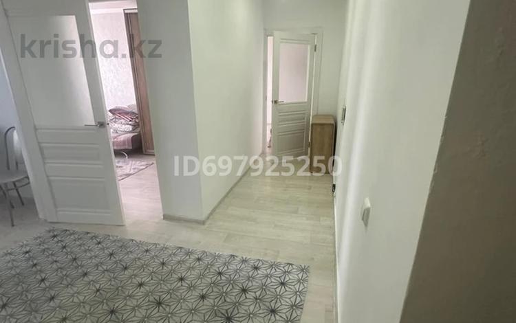 2-бөлмелі пәтер, 56 м², 4/5 қабат, Братьев жубановых 19а, бағасы: 20 млн 〒 в Хромтау — фото 2