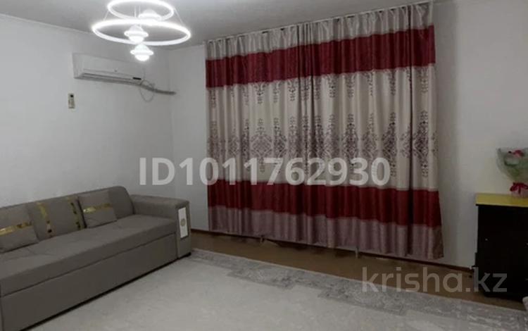 2-бөлмелі пәтер · 60 м² · 1/5 қабат, мкр Акжайык 69/3, бағасы: 23 млн ₸ в Шымкенте, Абайский р-н — фото 2