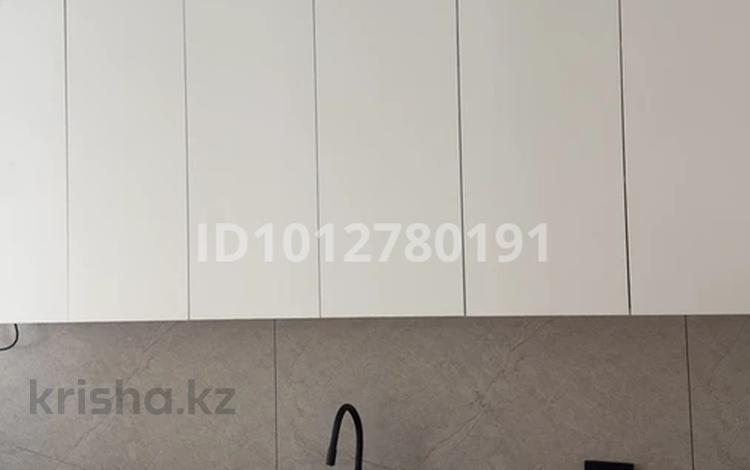 3-бөлмелі пәтер · 75 м² · 3/13 қабат, Райымбека — Тастак, бағасы: 300 000 ₸ в Алматы, Ауэзовский р-н — фото 2