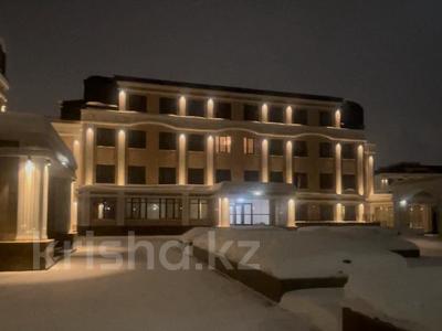 8-комнатная квартира · 570 м², E 871 3 за 950 млн 〒 в Астане, Есильский р-н