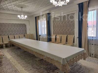 Отдельный дом · 6 комнат · 210 м² · 8 сот., Бәйдібек баба 282 за 51 млн ₸ в Таразе