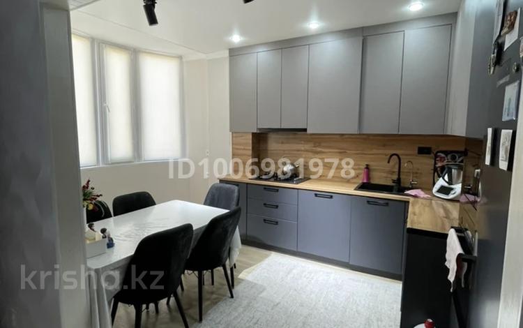 2-комнатная квартира · 80 м² · 4/7 этаж, 33-й мкр, Акку 2 19 за 18 млн ₸ в Актау — фото 2