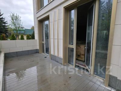 3-комнатная квартира · 230 м² · 1/3 этаж, Достык за 380 млн ₸ в Алматы, Медеуский р-н