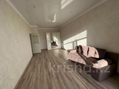 Пәтерлер в Актюбинской обл.: 1-бөлмелі пәтер · 55 м² · 5/8 қабат, мкр. Алтын орда, Санкибай батыра 40 е, бағасы: 180 000 〒 1-бөлмелі пәтер · 55 м² · 5/8 қабат, мкр. Алтын орда, Санкибай батыра 40 е, бағасы: 180 000 〒 в Актобе