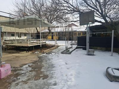 Жеке үй · 9 бөлме · 330 м² · 9 жүзд., Мельдеходжаева 109 — Тойхана Шымкала по Гагарина, бағасы: 55 млн ₸ в Шымкенте, Туран р-н