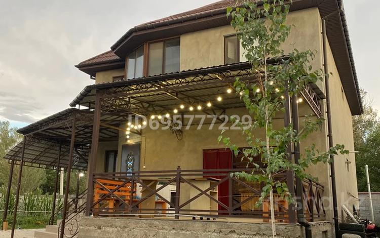 Отдельный дом · 8 комнат · 225 м² · 8 сот., Жаугаш Батыра 91 за 75 млн 〒 в Таразе — фото 2