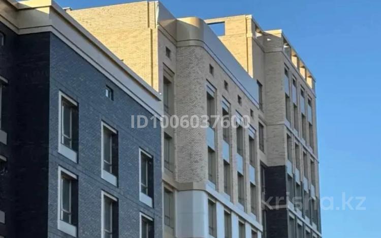 2-бөлмелі пәтер · 77 м² · 7 қабат, 1 1, бағасы: 35.5 млн ₸ в Актобе — фото 17