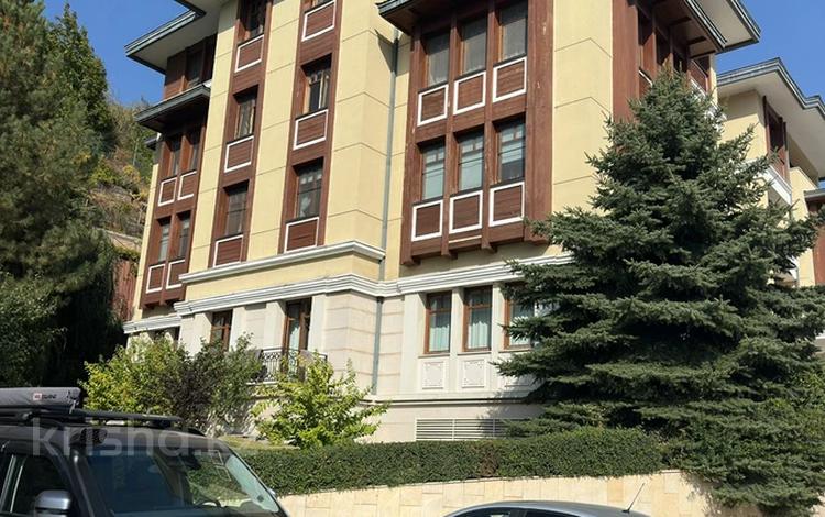 4-бөлмелі пәтер · 216 м² · 4/4 қабат, Керей-Жәнібек хандар 276/15, бағасы: 285 млн ₸ в Алматы, Медеуский р-н — фото 2