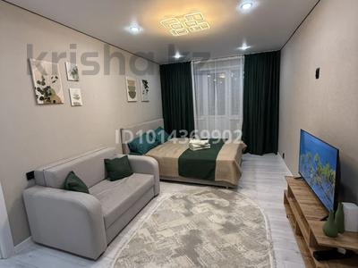 1-бөлмелі пәтер · 33 м² · 2/5 қабат, Хамида Чурина 160 — Дом Быта, бағасы: 15 000 ₸ в Уральске, мкр Школьник