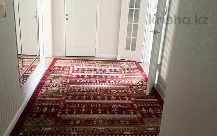 3-комнатная квартира · 70 м² · 3/9 этаж, Ж.Нажмиденова 44 а — Нажмиденова, ул а 52 за 350 000 ₸ в Астане, Сарайшык р-н — фото 2