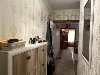 3-бөлмелі пәтер · 56.9 м² · 4/4 қабат, мкр №7, Абая — Алтынсарина, бағасы: ~ 32 млн ₸ в Алматы, Ауэзовский р-н