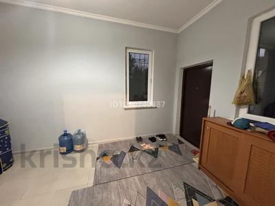Жеке үй · 5 бөлме · 200 м² · 8 жүзд., Кенесары хана 4 — Мкр. Айсулу, бағасы: 120 млн ₸ в Туздыбастау (Калинино)