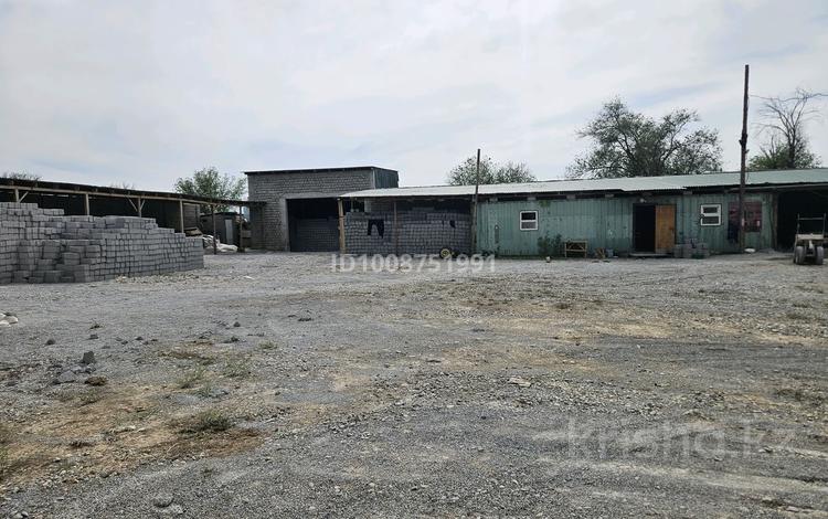 Өнеркәсіптік база · 40 сотық, мкр Ынтымак-2, Ынтымақ-2 ш/а 51 — Батыс Еуропа Батыс Қытай Бетонка жолдың бойында орналасқан. Атамекенг, бағасы: 80 млн ₸ в Шымкенте, Абайский р-н — фото 2