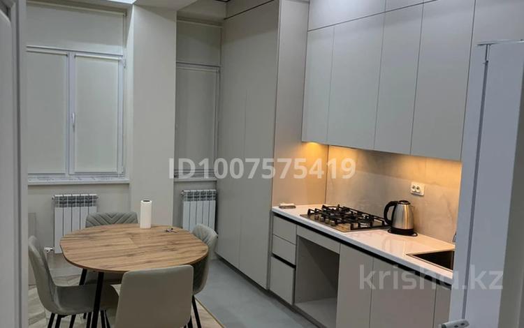 1-бөлмелі пәтер · 41 м² · 4/5 қабат, мкр Самал, Мкрн Самал 15 — Новая квартира с очень хорошим ремонтом есть договор аренды, бағасы: 200 000 ₸ в Атырау — фото 2