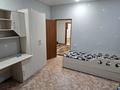 2-бөлмелі пәтер · 70 м² · 4/5 қабат, 10 микрорайон 28, бағасы: 160 000 ₸ в Аксае — фото 4