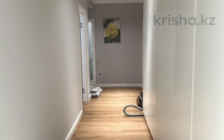 3-комнатная квартира · 77 м², мкр Шугыла 340/3 к 1 за 400 000 ₸ в Алматы, Наурызбайский р-н — фото 2