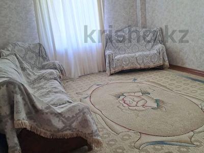 2-бөлмелі пәтер · 80 м² · 2/8 қабат, Микрорайон Алтын ауыл 8, бағасы: 200 000 ₸ в Каскелене