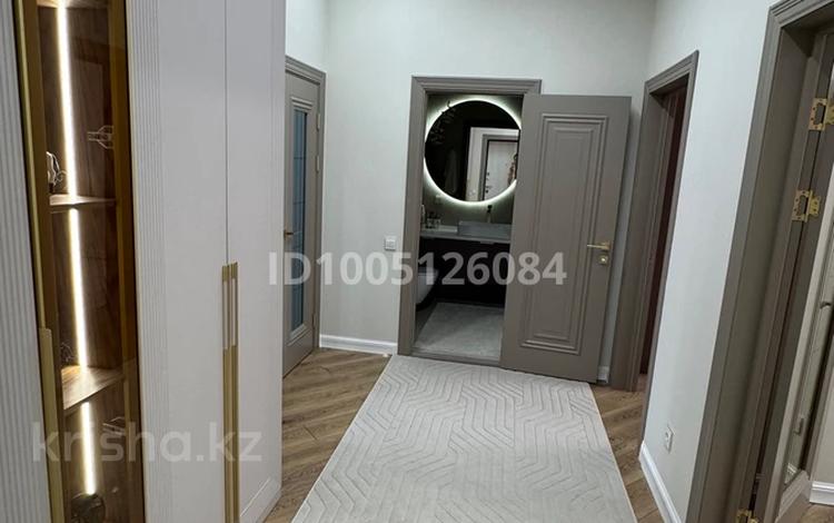 2-бөлмелі пәтер · 70 м² · 9/9 қабат, мкр. Алтын орда, Алия Молдагулова, бағасы: 39 млн ₸ в Актобе — фото 2