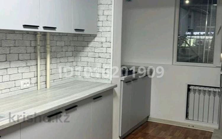 3-бөлмелі пәтер · 60 м² · 2/5 қабат, 16-шағынаудан — Рыскулова, бағасы: 22.5 млн ₸ в Шымкенте, Аль-Фарабийский р-н — фото 2