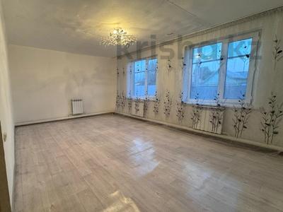 Продажа домов и дачи в Западно-Казахстанской обл.: Отдельный дом · 4 комнаты · 99.2 м² · 4.5 сот., 26 Бакинских комиссаров за 15.5 млн 〒 Отдельный дом · 4 комнаты · 99.2 м² · 4.5 сот., 26 Бакинских комиссаров за 15.5 млн 〒 в Деркуле