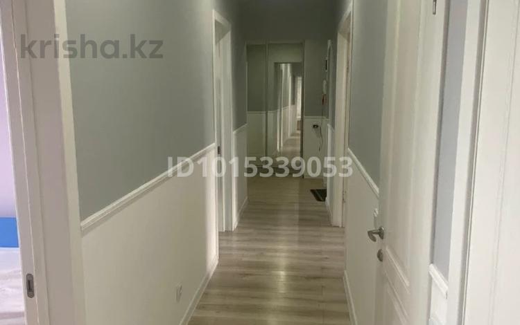4-комнатная квартира · 80 м² · 9/9 этаж, Маметова за 450 000 ₸ в Алматы, Алмалинский р-н — фото 2