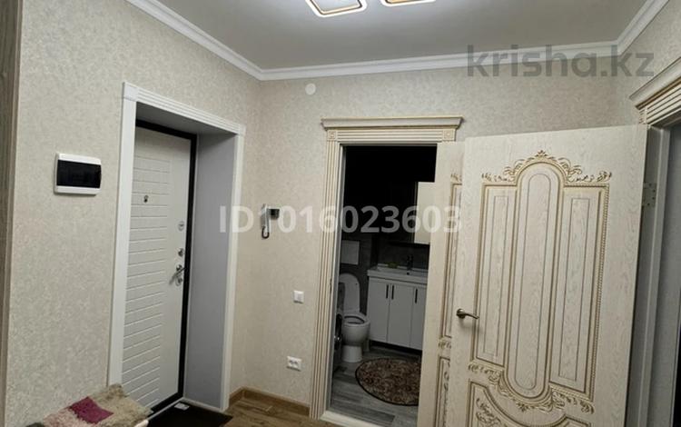1-комнатная квартира · 57 м² · 4/5 этаж, мкр Жана Орда, Кеменгер 49/2 26 — Кеменгер 49/2 за 150 000 ₸ в Уральске — фото 2