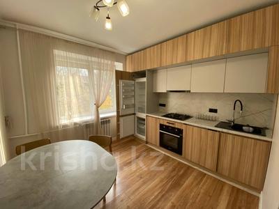 2-комнатная квартира · 55 м² · 4/5 этаж, Толе би 144 — Байзакова за 400 000 〒 в Алматы, Алмалинский р-н
