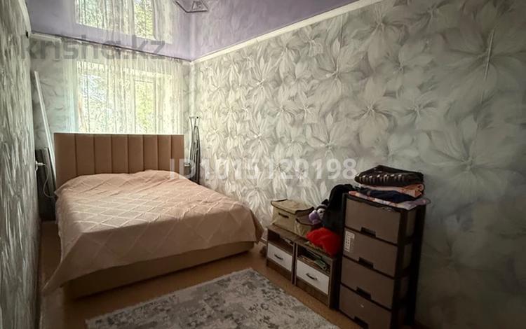 2-комнатная квартира · 43 м² · 3/5 этаж, 410 квартал 7 за 180 000 ₸ в Семее — фото 2