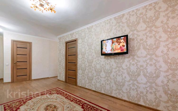 2-комнатная квартира, 50 м², 4/5 этаж посуточно, Бухар жырау 75/2 за 12 000 〒 в Караганде — фото 32