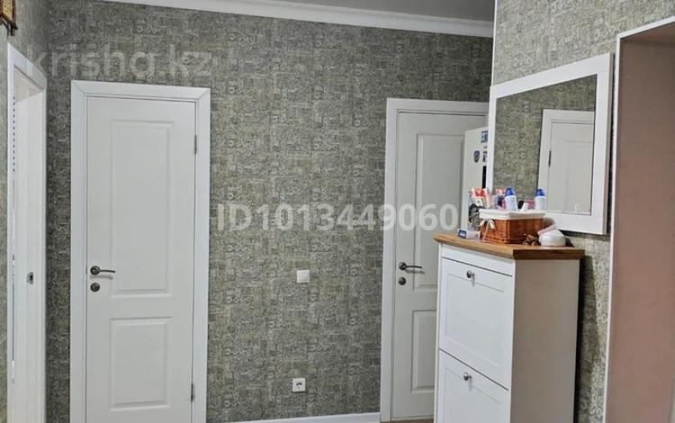 2-бөлмелі пәтер · 58.9 м² · 4/9 қабат, мкр. Алтын орда, Тауелсиздик 13 — Такелсиздик пересечение Мустафа шокая, бағасы: 25 млн ₸ в Актобе — фото 2