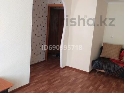 1-комнатная квартира, 32 м², 1/5 этаж помесячно, Пришахтинск, Зелинского 24/5 5 — Магазин тис, искра, ДЮСШ за 70 000 〒 в Караганде, Алихана Бокейханова р-н