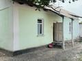 Жеке үй · 4 бөлме · 80 м² · 6 жүзд., Алтынсарина 28 — Рядом базар, бағасы: 8 млн ₸ в Туркестане